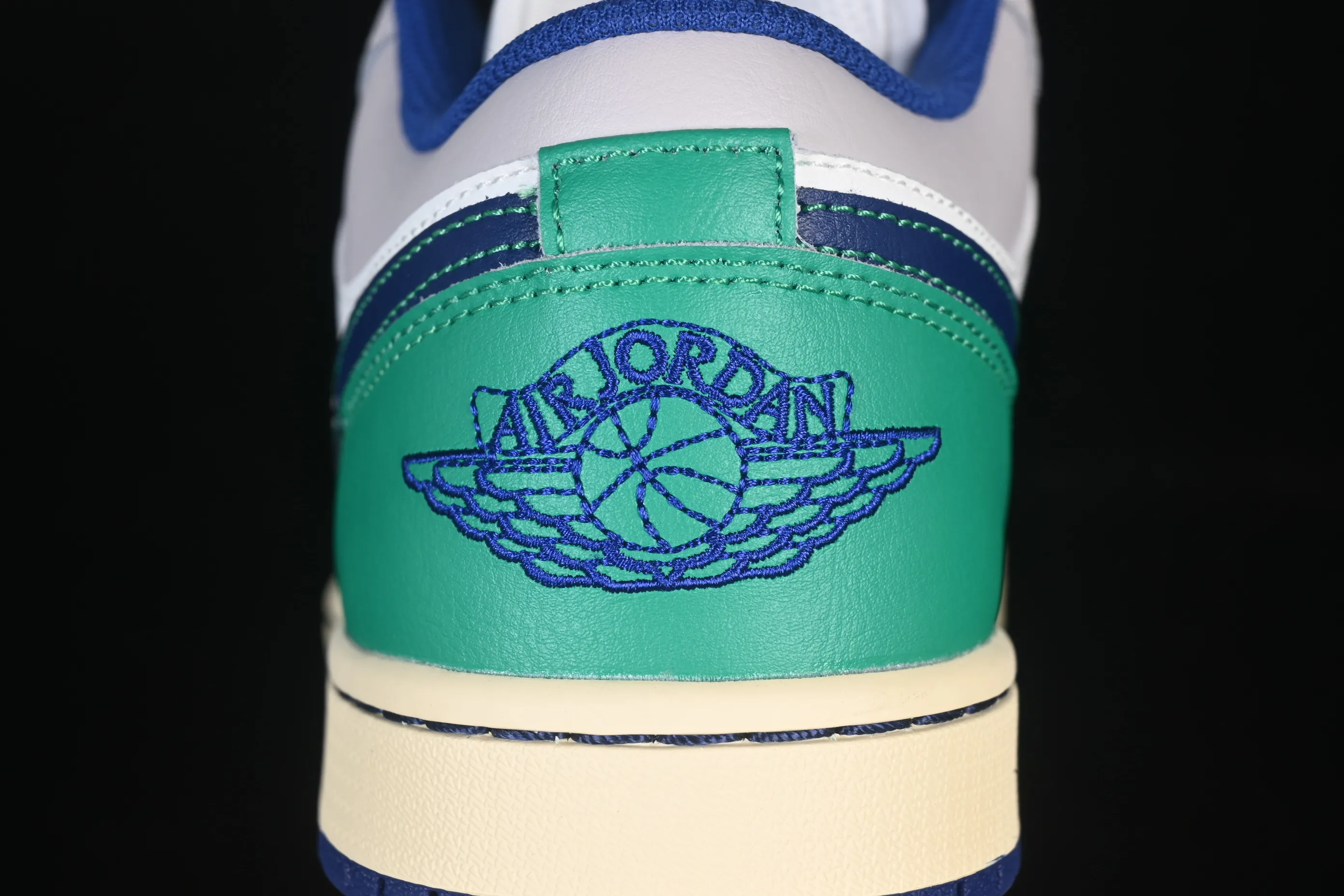 All categories Air Jordan Jordan series basketball shoes Air Jordan 1 Low G version pure original Air Jordan 1 Low AJ1 Joe 1 blue and green color matching low-top cultural casual sneakers 553558-147